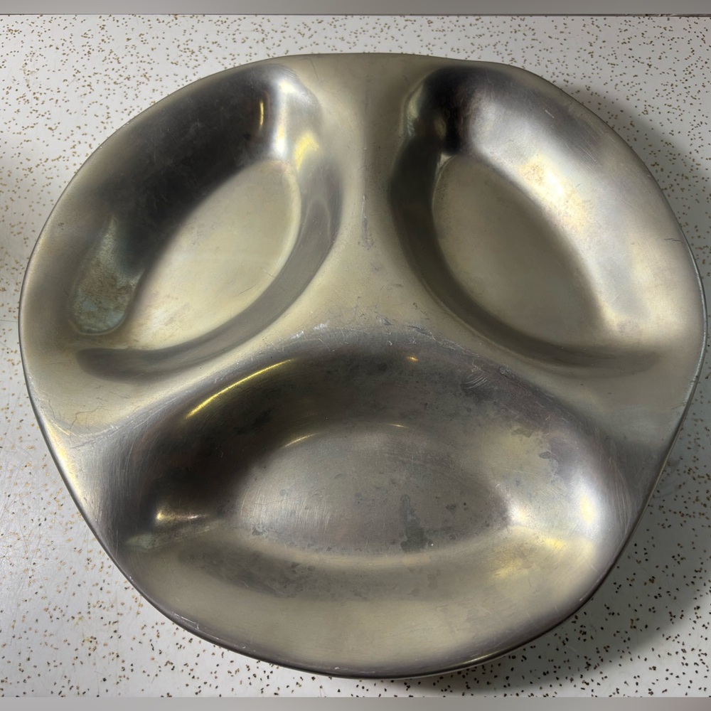Vintage Hoselton aluminum alloy sculpted divided bowl
